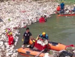 UPTD 3 Berhasil Angkat 50 Ton Sampah Dari Pintu Air yang mengarah 4 Kecamatan 17 Desa