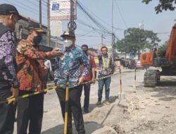 Pemkab Bekasi Perbaiki Ruas Jalan Akses Tol Cikarang Barat