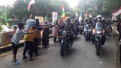 Gunakan Sepeda Motor, Kang Emil Keliling Desa di Kabupaten Bekasi