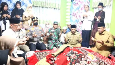 Melayat ke Rumah Duka, Bupati Wajo Sebut Anregurutta Syuaeb Nawang Ulama Teladan