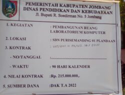 Anggaran Ratusan Juta, Papan Proyek Pembangunan SDN 01 Purisemanding Ditulis Manual