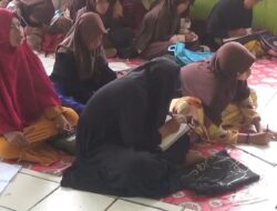 Potret Dunia Pendidikan di Kabupaten Bekasi, Siswa SDN 02 Sukadaya Belajar Lesehan, Plafon Kelas Hampir Ambruk