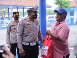 Dampak Kenaikan BBM, Polres Kediri Salurkan Bansos