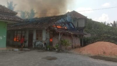 Sebuah Rumah Milik Janda Tua di Palas Ludes Terbakar