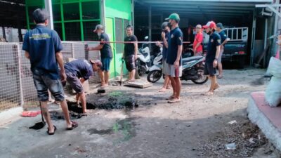 Karang Taruna Sub Unit 10 RW.011 Jakasampurna Giat Kerja Bhakti Lingkungan