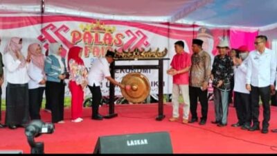 Bupati Lamsel Nanang Ermanto Resmi Buka Gebyar UMKM dan Parade Seni di Palas