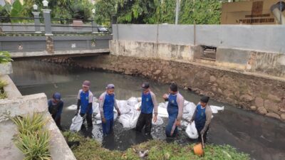 Langkah Antisipasi Petugas URC Kota Bekasi Hadapi Musim Penghujan