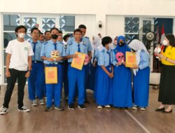 Ikuti Pertukaran Budaya, Siswa SMK Percik Jakarta Utara Lukis Topeng Opera Beijing