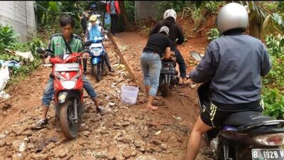 Licin dan Rawan Tergelincir, Pengguna Roda Dua Keluhkan Jalan Alternatif Pangkalan Satu