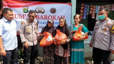 Sat intelkam Gandeng Polsek Kedung Waringin Bagikan 100 Paket Sembako di Wilayah Desa Bojongsari