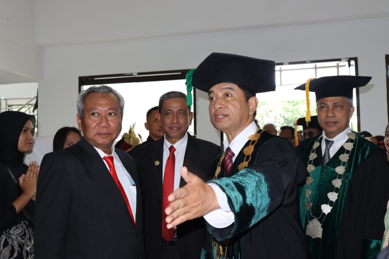 Selamat ! Prof Andi Sukri Syamsuri Dikukuhkan Sebagai Guru Besar UIN ...