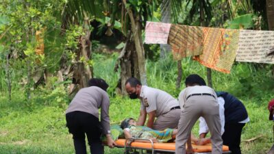 Sidokkes Polres Lamsel,Membantu Warga Penderita Lumpuh