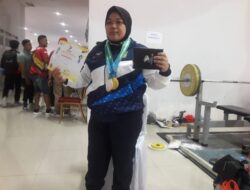 Atlet Angkat Berat Putri Kabupaten Bekasi, Humawar Berhasil Raih Mendali Emas di Pekan Paralympic Daerah