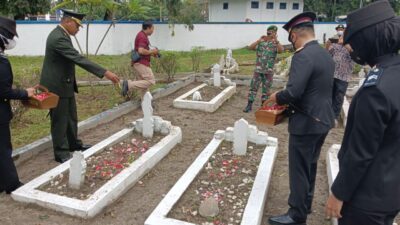 Kapolresta Deli Serdang Pimpin Upacara Ziarah Tabur Bunga di TMP Lubuk Pakam