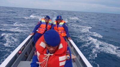 Sasar Pelaku Ilegal Fhising Di Teluk Bone, Polairud Pos Wajo Gandeng Pokmaswas Patroli Laut