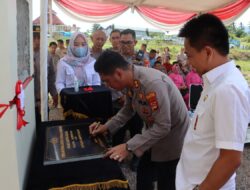 Kapolres Lamsel Resmikan Lapangan Bulutangkis Indoor