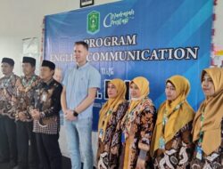 Tak Tanggung-tanggung MTs Hasan Munadi Datangkan Pengajar Dari Netherland untuk Asah Skill Berbahasa Inggris Anak Didiknya