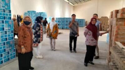 Bersama Bulog Pemkab Wajo Gelar Operasi Pasar Jelang Nataru