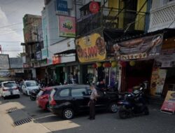 Sekelompok Juru Parkir Rebutan Lahan Parkir Di Bekasi Barat