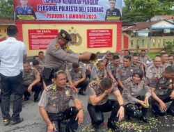 Kapolresta Deli Serdang Pimpin Upacara Kenaikan Pangkat Anggota