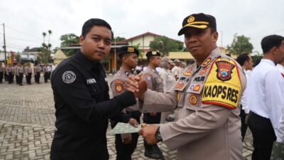 Loyalitas Tanpa Batas, Bripda Ivantri Ba Sihumas Polres Mojokerto Raih Penghargaan dari Kapolres