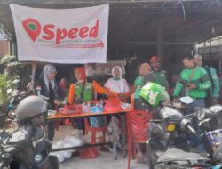 Jumat Berkah, Komunitas Speed Bagikan 300 Paket Makanan Siap Saji