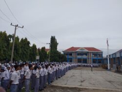 Menjadi Inspektur Upacara, Kasat Binmas Polresta Bandar Lampung Berikan Penyuluhan di SMK BLK