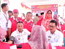 Bupati Lampung Selatan Cek Kesehatan di Stand Puskesmas Palas, dan Bumidaya