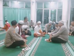 Kapolres Lamsel Laksanakan Safari Sholat Subuh di Masjid Al Falah Kalianda