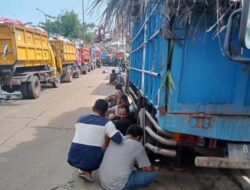 Driver DLH Kabupaten Bekasi Mengeluh,  Gajih 100 Ribu, Pungutan Mencapai 50 Ribu Lebih