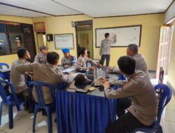 Kapolsek Sabbangparu Bersama 7 Anggota Giat POLRI Belajar