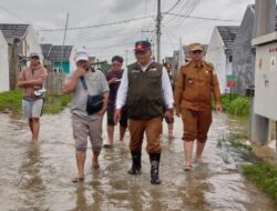 Pantau Lokasi Banjir, Pemdes Muktiwari Salurkan Bantuan