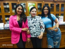 Ressa Herlambang dan Kiki kanoe Bersama Dua Penyanyi Cantik Datangi Klinik Bedah Plastik Queen