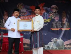 Agenda Tahunan Jelang Ramadhan, Bupati Bersama Gubernur Bantai Adat di Tabir