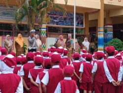 Polisi Goes to School, Kasat Lantas Polres Wajo Beri Motivasi ke Siswa SD 2 Sengkang