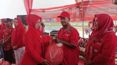 BPEK DPC PDI Perjuangan Bagikan Bibit Ikan ke 200 Kelompok