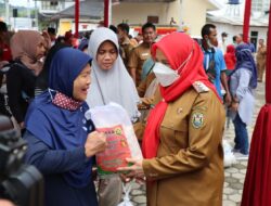 Pemkot Bandar Lampung Bersama Basnaz bagikan 120 Ton Beras Kepada Warga Tidak Mampu