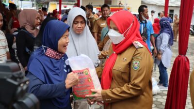 Pemkot Bandar Lampung Bersama Basnaz bagikan 120 Ton Beras Kepada Warga Tidak Mampu