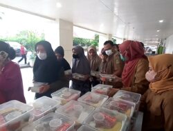 Ratusan Takjil Gratis Disiapkan Pihak RSUD Cibitung Untuk Keluarga Pasien