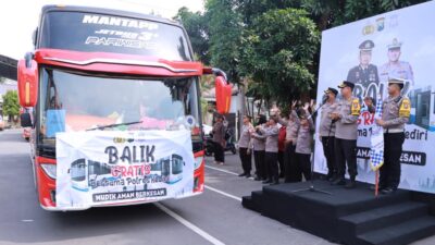 Polres Kediri Lepas 4 Bus Fasilitasi Balik Mudik Gratis ke Jakarta