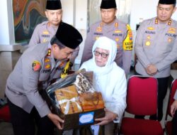 Ini Pesan KH Anwar Mansyur Pengasuh Ponpes Lirboyo Untuk Polri Saat Pam ops Ketupat 2023