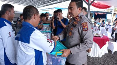 Peringati Hari Buruh 2023 (May Day), Waka Polda Lampung Lakukan Bakti Sosial