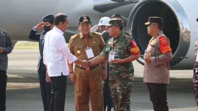 Danrem 043/Gatam Bersama Pangdam II/Swj, Sambut Presiden RI Ir. Joko Widodo