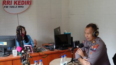 Polisi Sampaikan Cara Cerdas Tangkal Hoax Lewat Radio