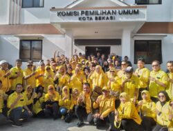 Usai Menyerahkan Berkas Ke KPU Kota Bekasi, Partai Beringin Optimis Merebut 12 Kursi