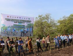 Bersama TNI, Polresta Deli Serdang Laksanakan Penanaman Mangrove Serentak