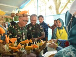 Kasilog Kasrem 043/Gatam Ajak Masyarakat Lampung Biasakan Makan Ikan Sejak Dini