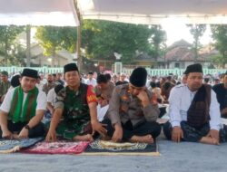 Muspika Purwadadi Laksanakan Sholat Idul Adha di Alun-alun Kecamatan