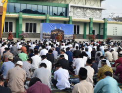 Danrem 043/Gatam Sholat Idul Adha1444 H /2023 Bersama Masyarakat Bandar Lampung