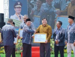 FajarPaper Terima Penghargaan PJ Bupati Bekasi  Atas Sinergitas dan Dukungan kepada Koperasi Karyawan Surya Abadi